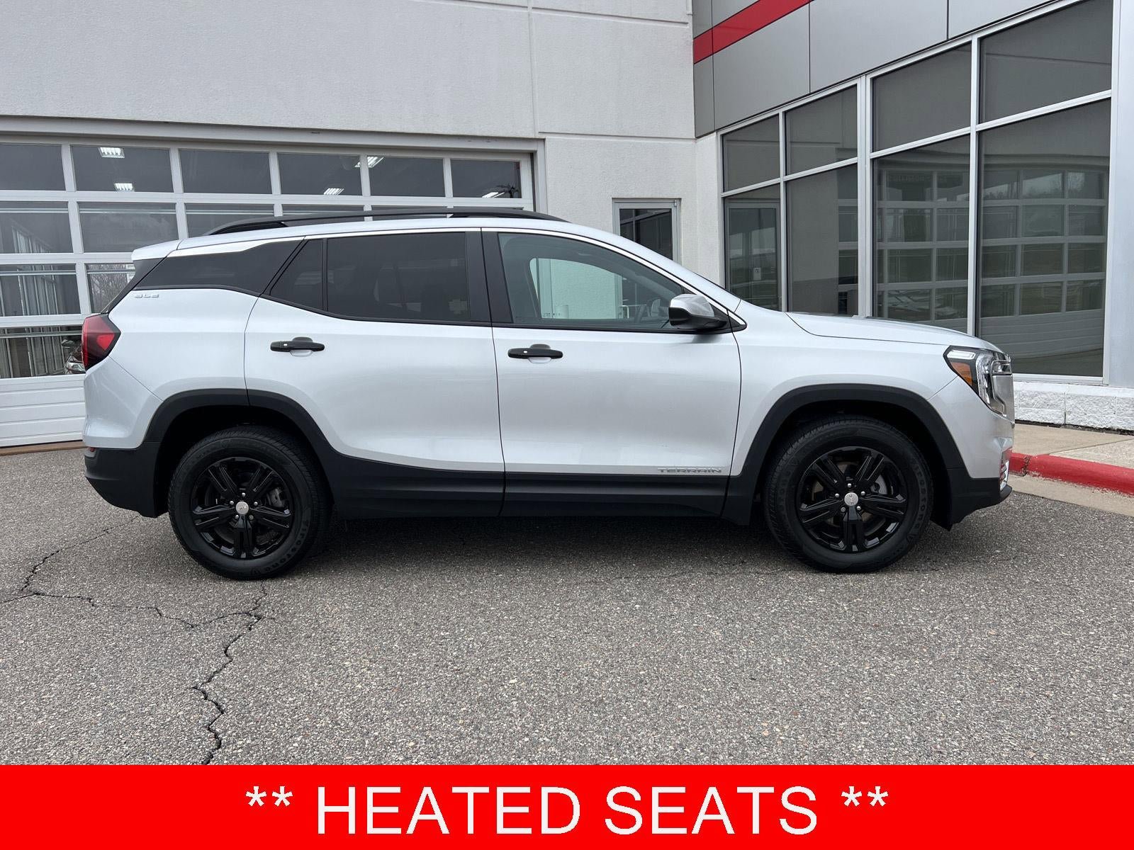 Used 2022 GMC Terrain SLE w/ Driver Convenience Package