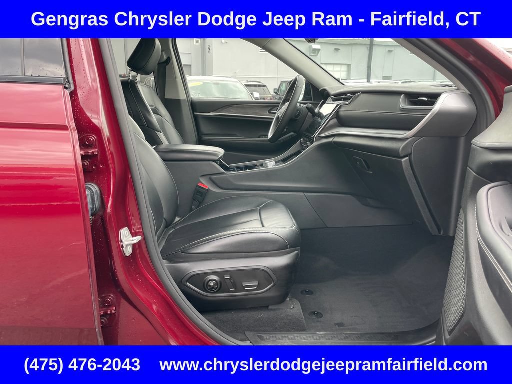 Used 2023 Jeep Grand Cherokee Limited w/ Luxury Tech Group II AWD/4WD image 13