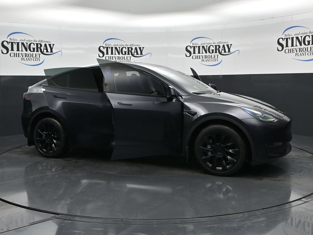 Used 2024 Tesla Model Y Long Range AWD/4WD image 37