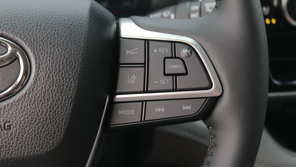 New 2026 Toyota Highlander Platinum AWD/4WD image 22