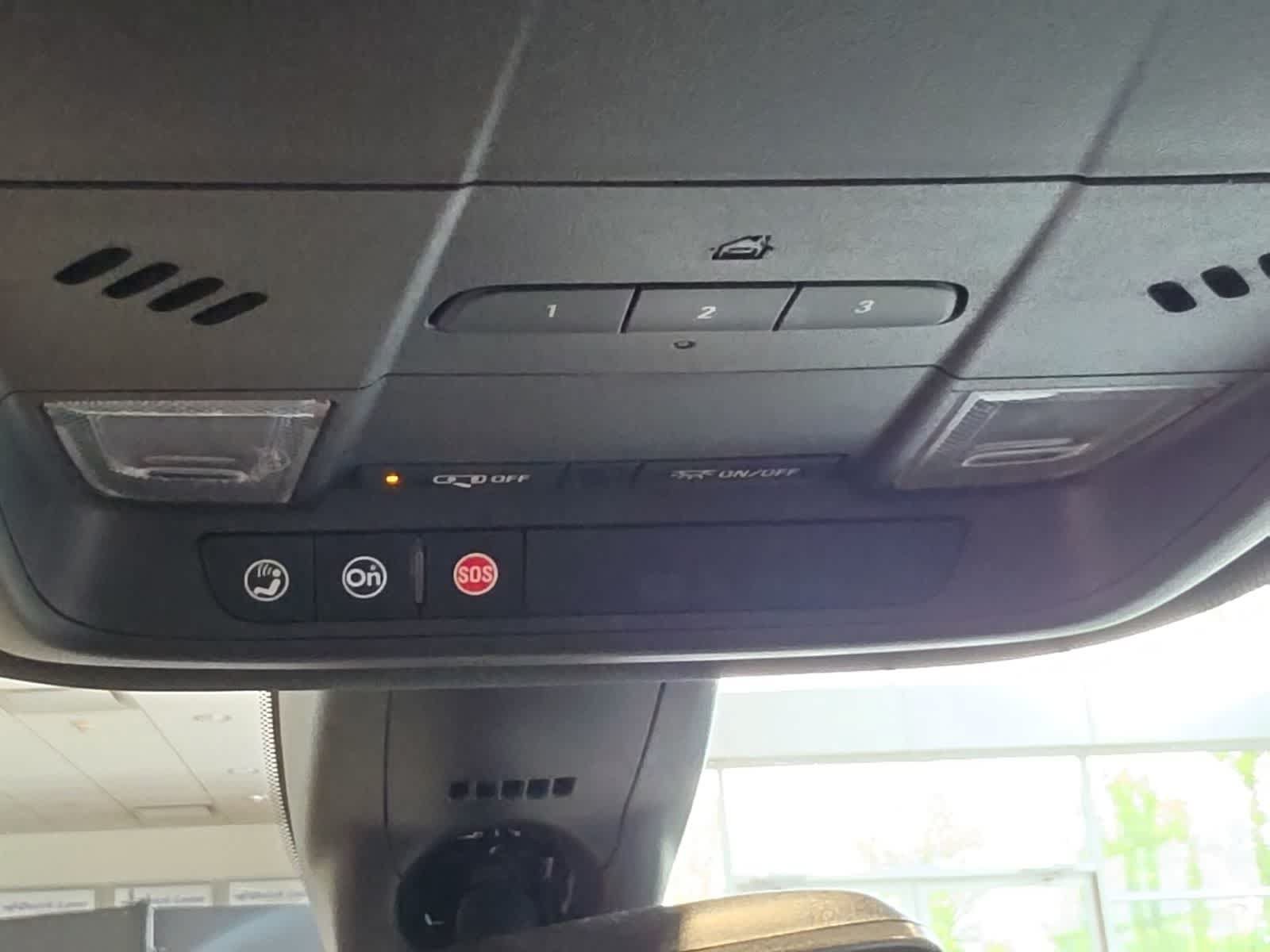 Used 2022 Buick Enclave Essence w/ Sport Touring Edition FWD image 28