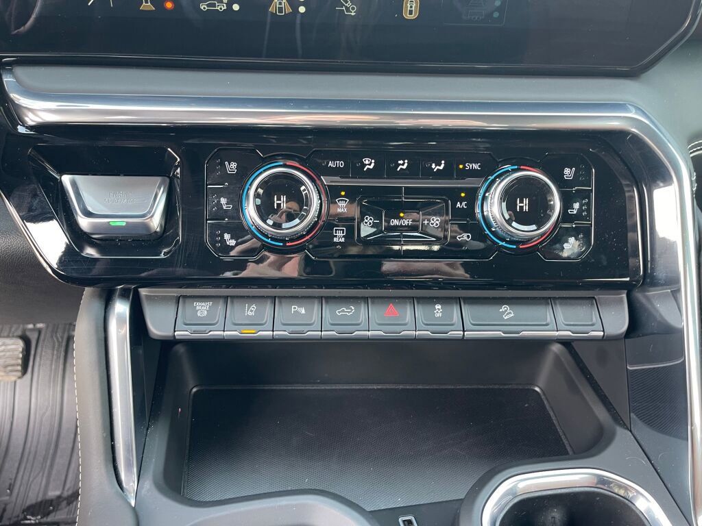 Used 2025 GMC Sierra 2500 Denali Ultimate w/ Max Trailering Package image 12