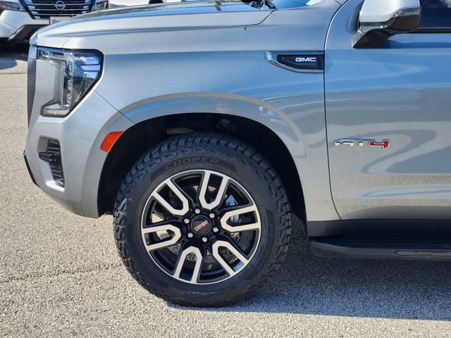 Used 2023 GMC Yukon XL AT4 image 5