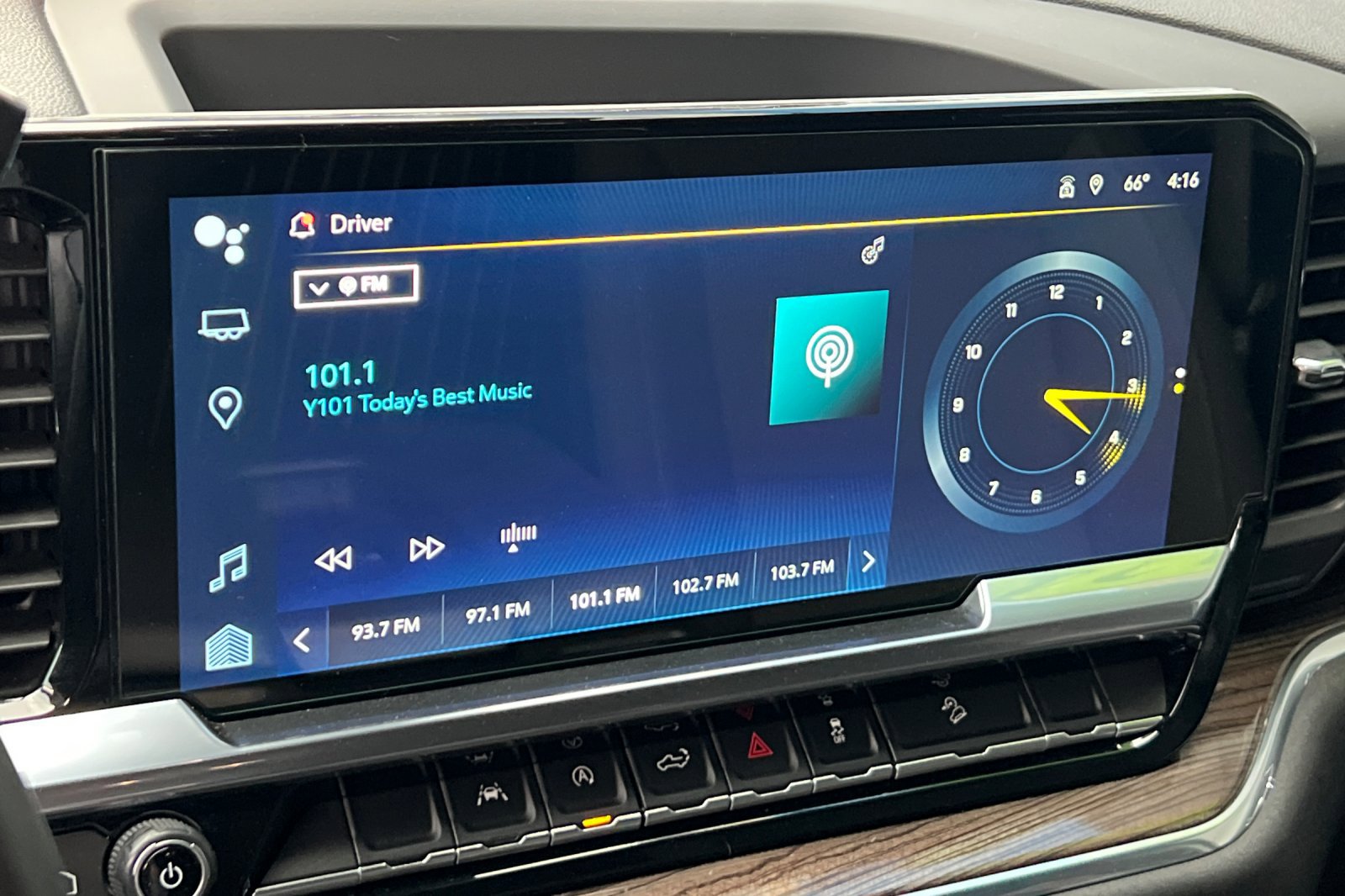 Used 2024 Chevrolet Silverado 1500 RST w/ Z71 Off-Road Package image 17