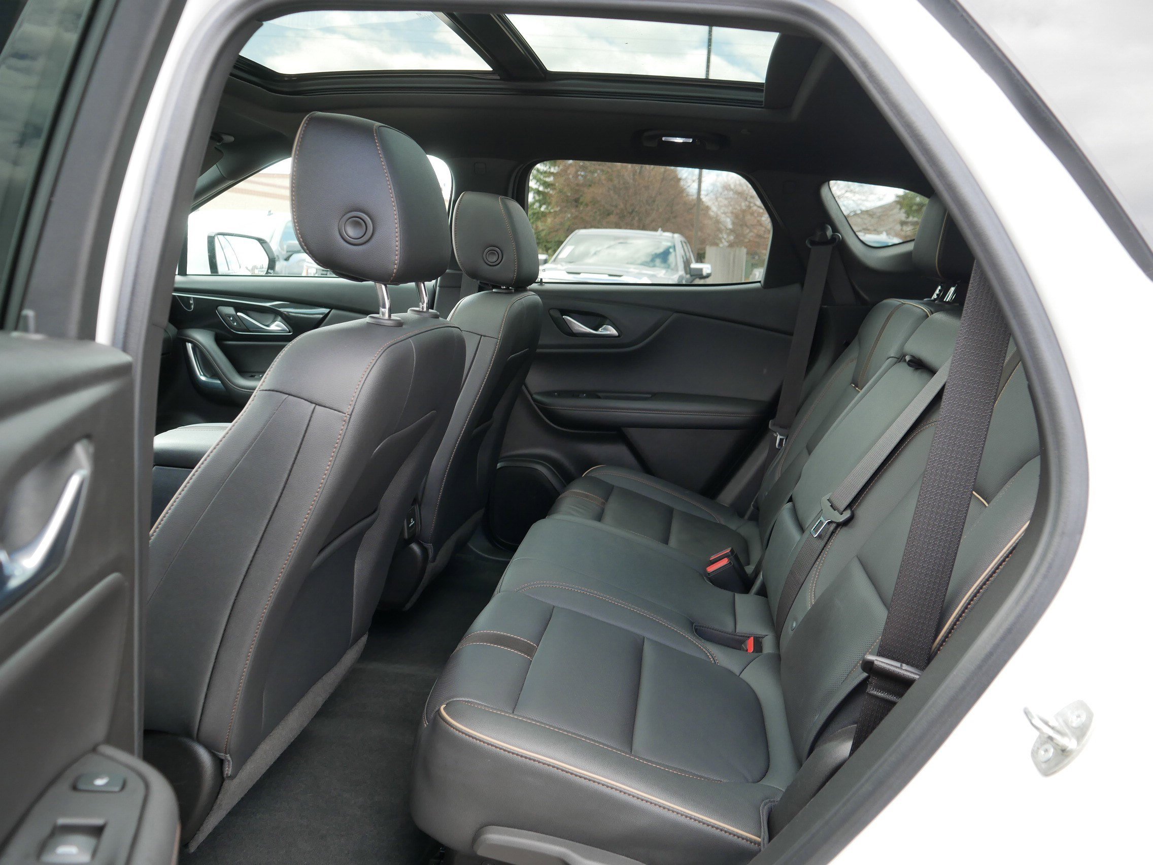 Used 2022 Chevrolet Blazer Premier w/ Enhanced Convenience Package AWD/4WD image 37