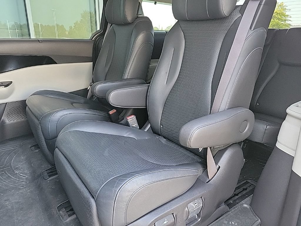 Used 2022 Kia Carnival SX Prestige FWD image 12