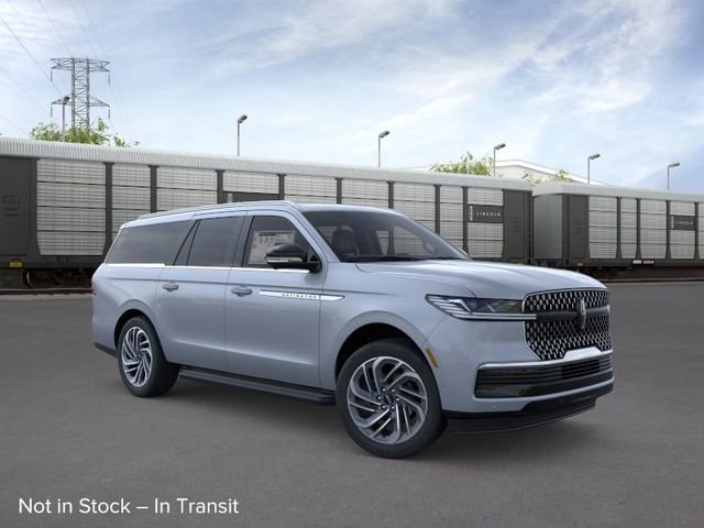 New 2026 Lincoln Navigator L Premier AWD/4WD image 8