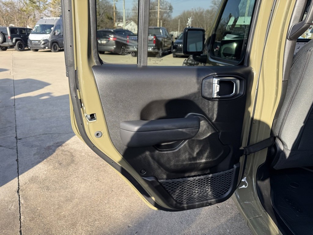 New 2026 Jeep Gladiator Sport image 17