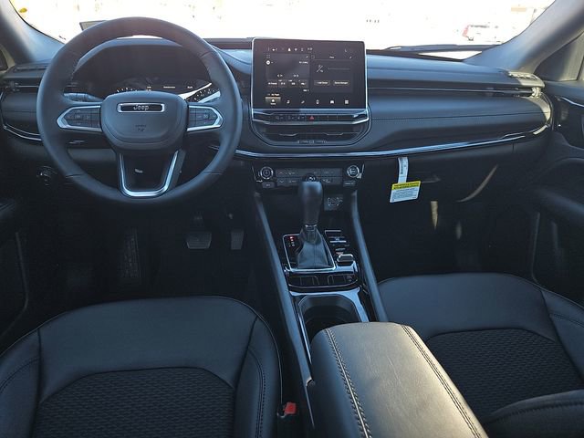 New 2026 Jeep Compass Latitude image 12