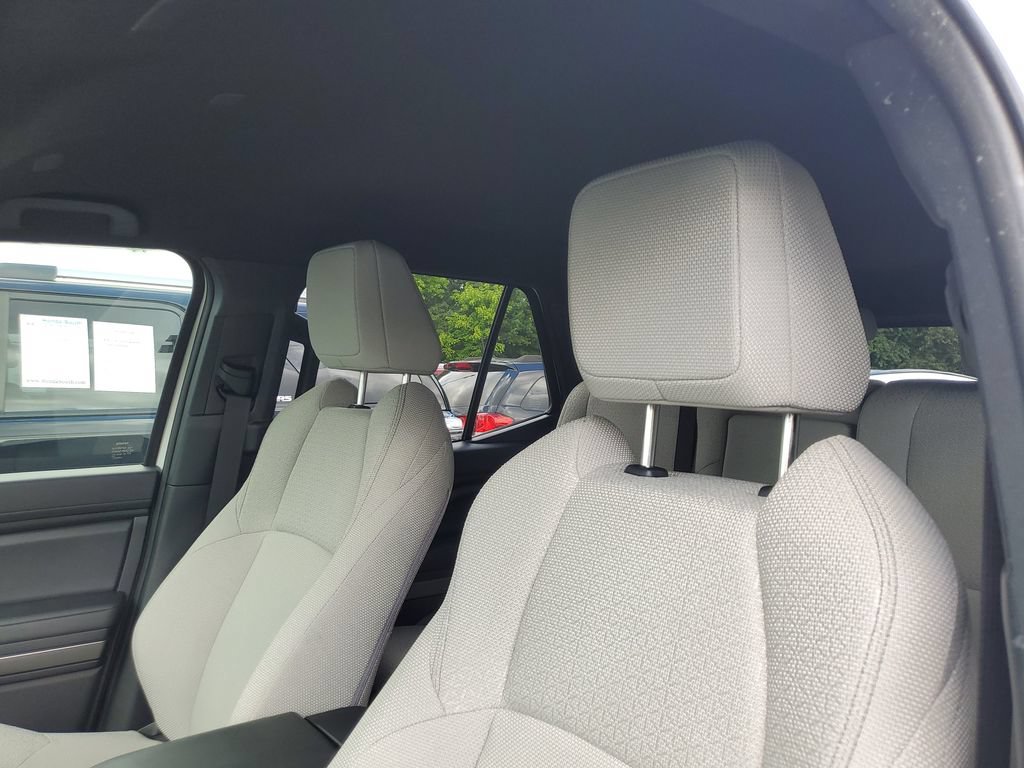 Used 2025 Toyota 4Runner SR5 AWD/4WD image 17
