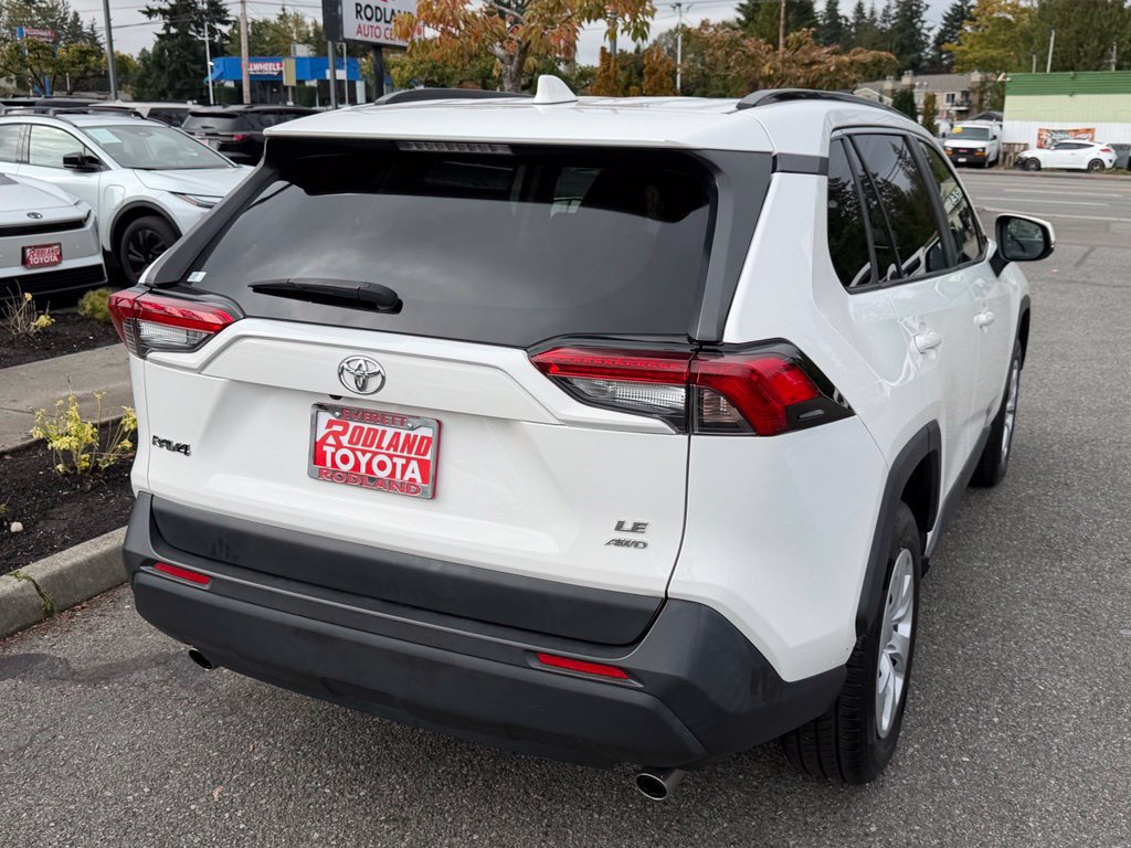 Used 2019 Toyota RAV4 LE w/ Carpet Mat Package AWD/4WD image 7