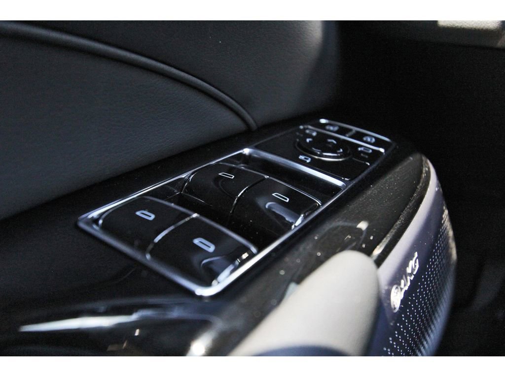 New 2026 Cadillac Lyriq Signature Luxury image 14