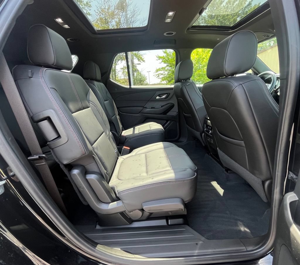 Used 2022 Chevrolet Traverse RS AWD/4WD image 19
