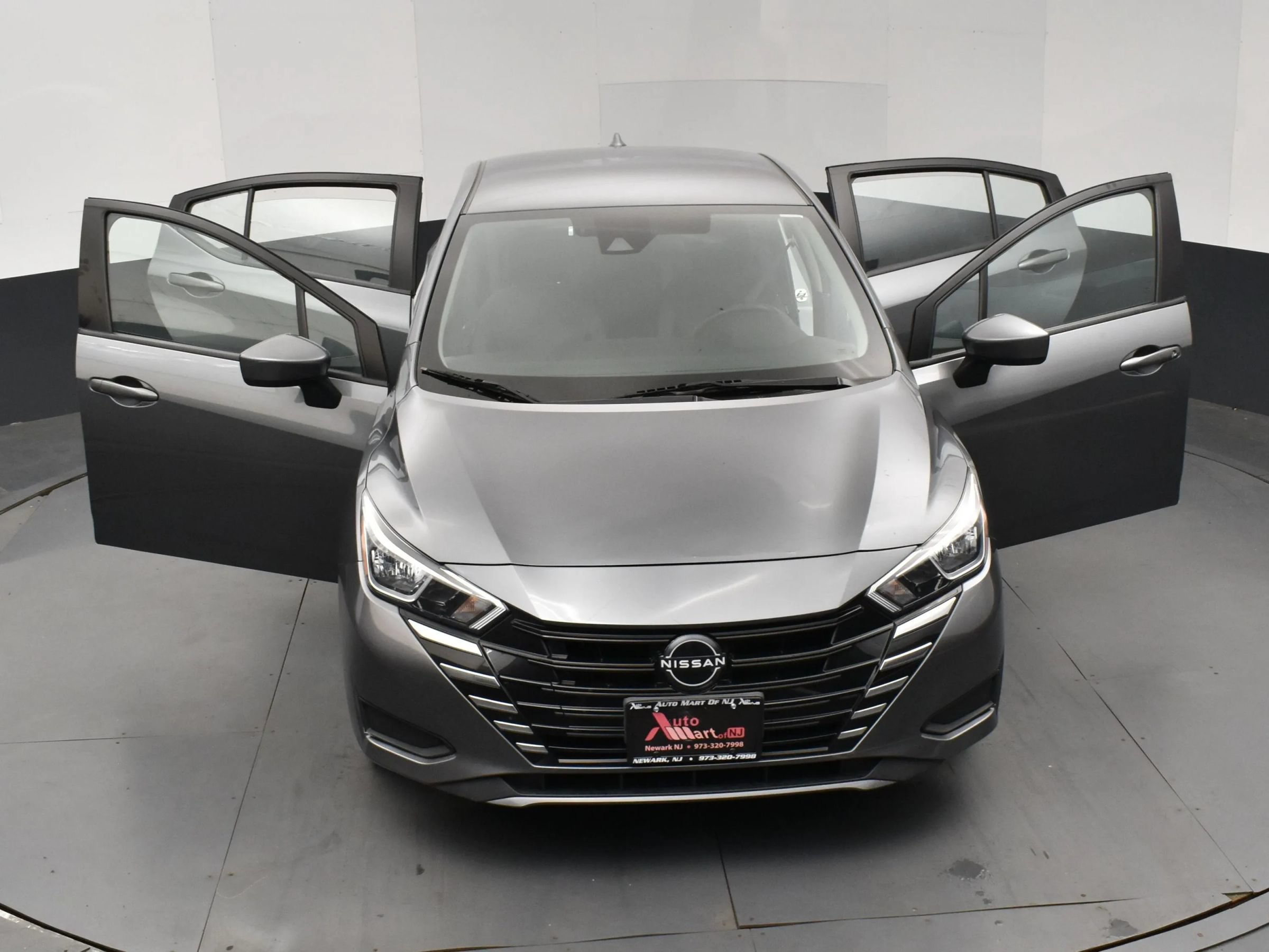 Used 2023 Nissan Versa SV FWD image 10