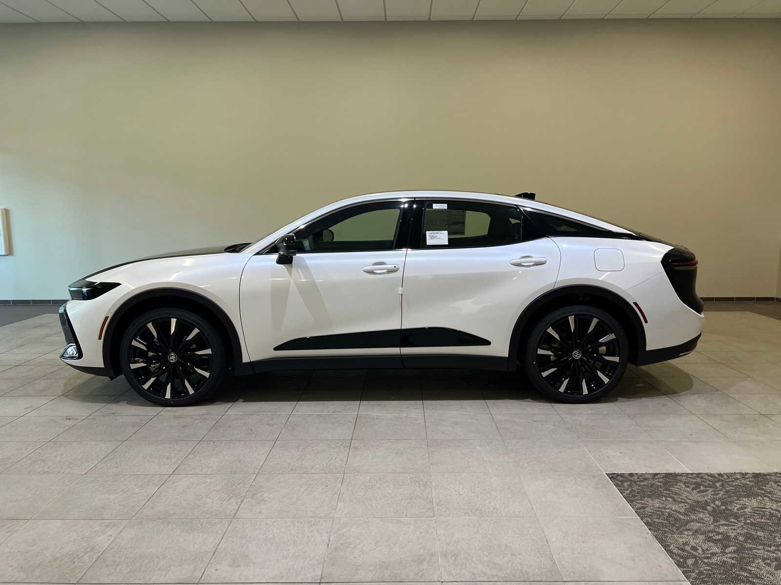 New 2026 Toyota Crown Platinum image 3