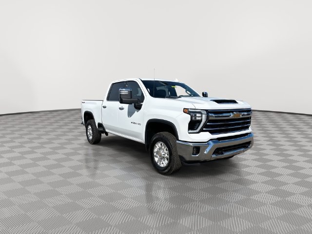 Used 2026 Chevrolet Silverado 2500 LTZ w/ LTZ Convenience Package AWD/4WD image 3