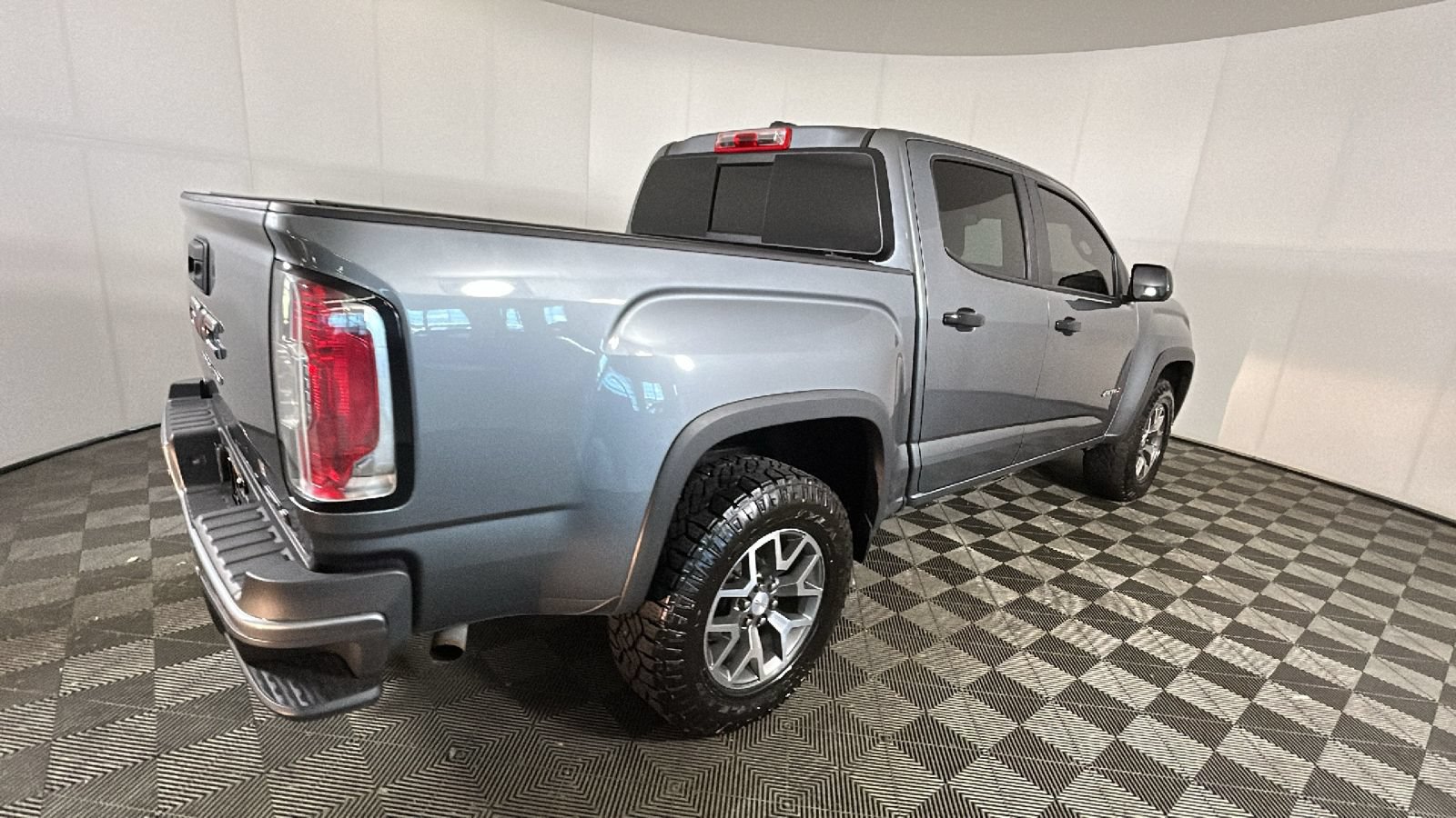 Used 2021 GMC Canyon AT4 w/ Trailering Package AWD/4WD image 3