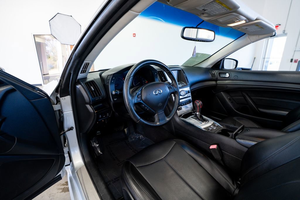Used 2013 INFINITI G37 Sport w/ Premium Pkg image 19