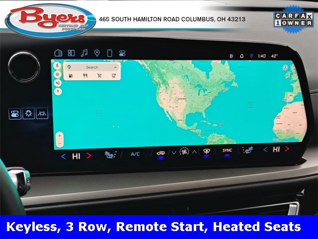 Used 2025 Chevrolet Traverse LT image 3