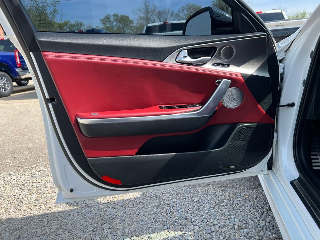 Used 2019 Kia Stinger GT1 AWD/4WD image 12