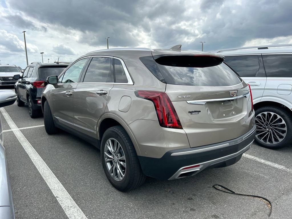 Used 2023 Cadillac XT5 Premium Luxury w/ Technology Package FWD image 3