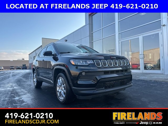 Used 2022 Jeep Compass Latitude image 1