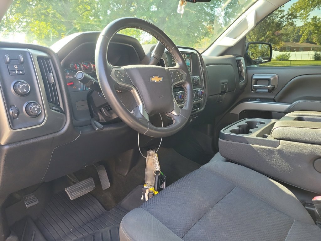 Used 2018 Chevrolet Silverado 1500 LT w/ Redline Edition AWD/4WD image 26