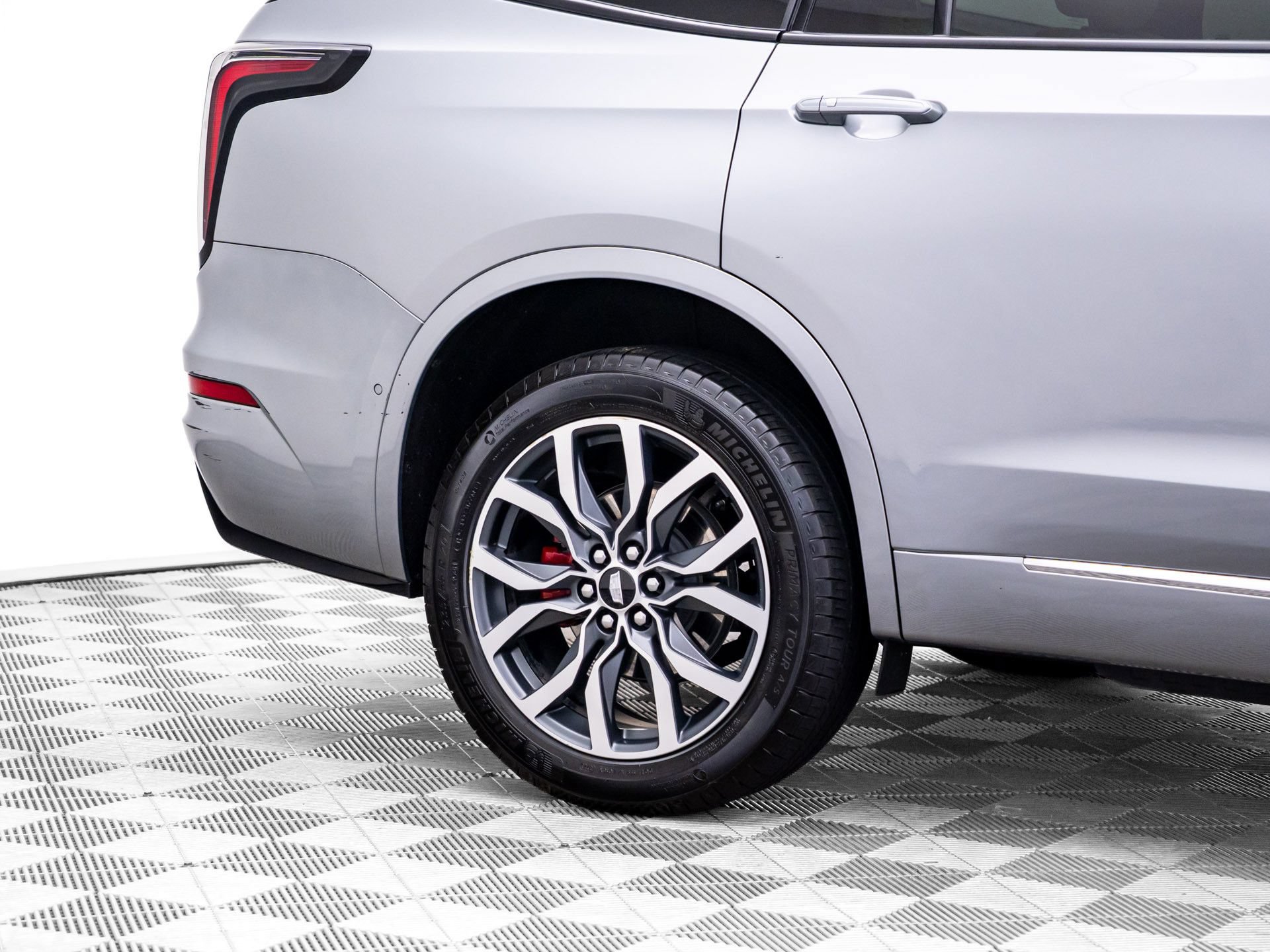 Certified 2024 Cadillac XT6 Sport w/ Technology Package AWD/4WD image 41