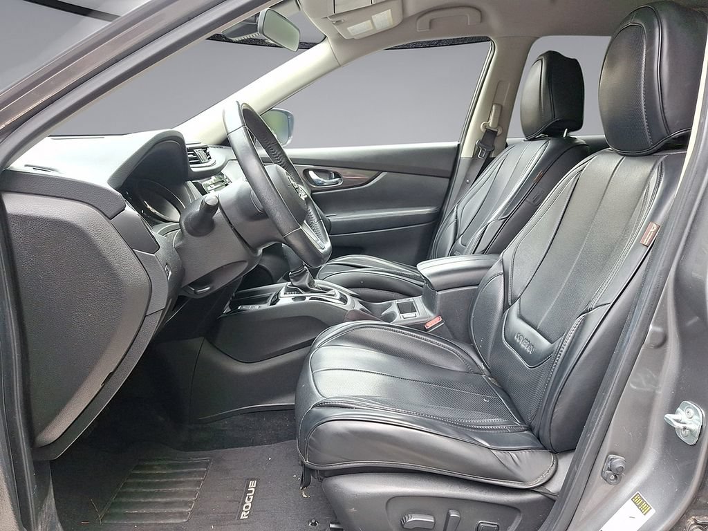 Used 2019 Nissan Rogue SV w/ Premium Package FWD image 11
