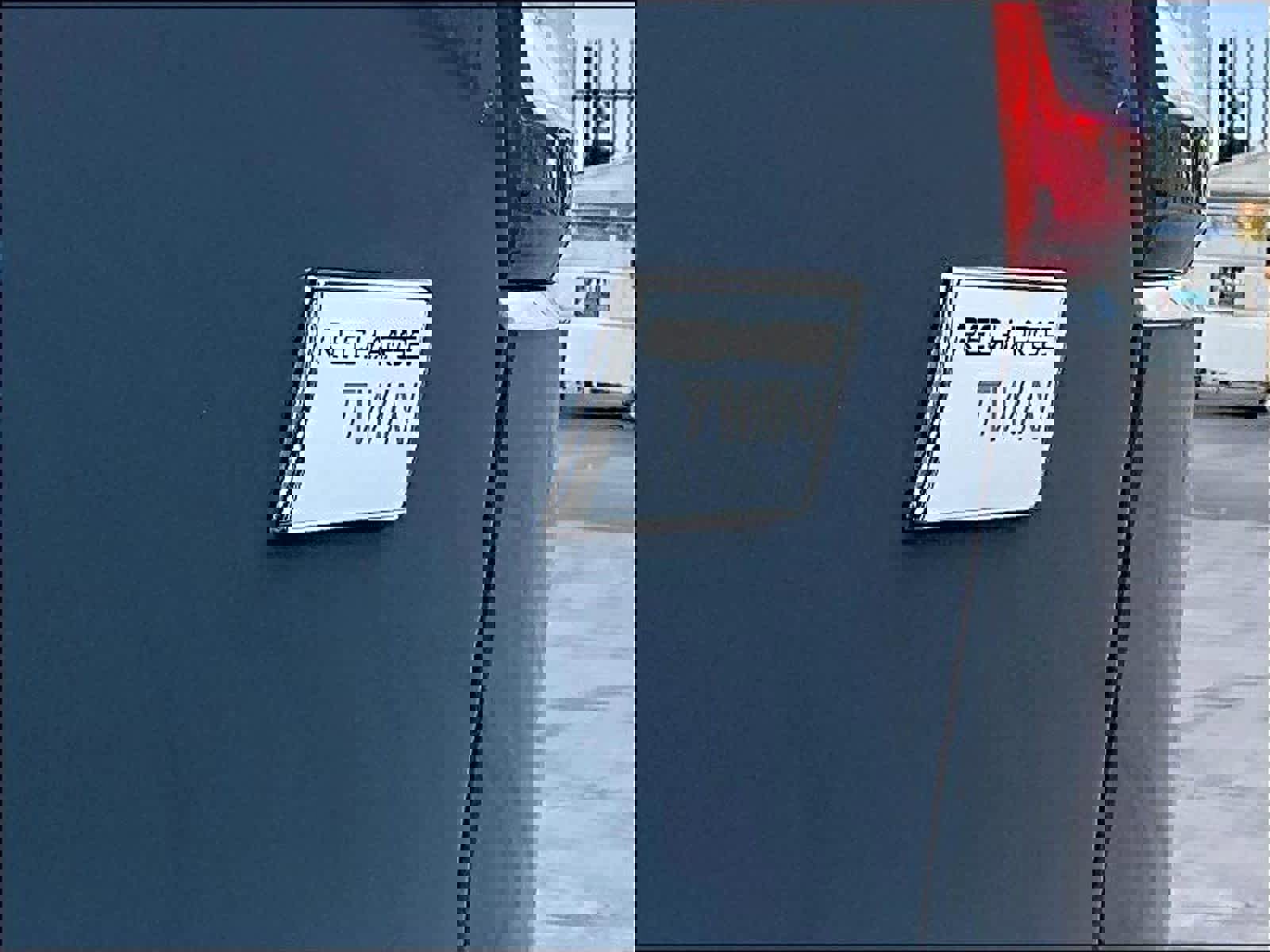 Used 2023 Volvo XC40 Recharge Plus image 11