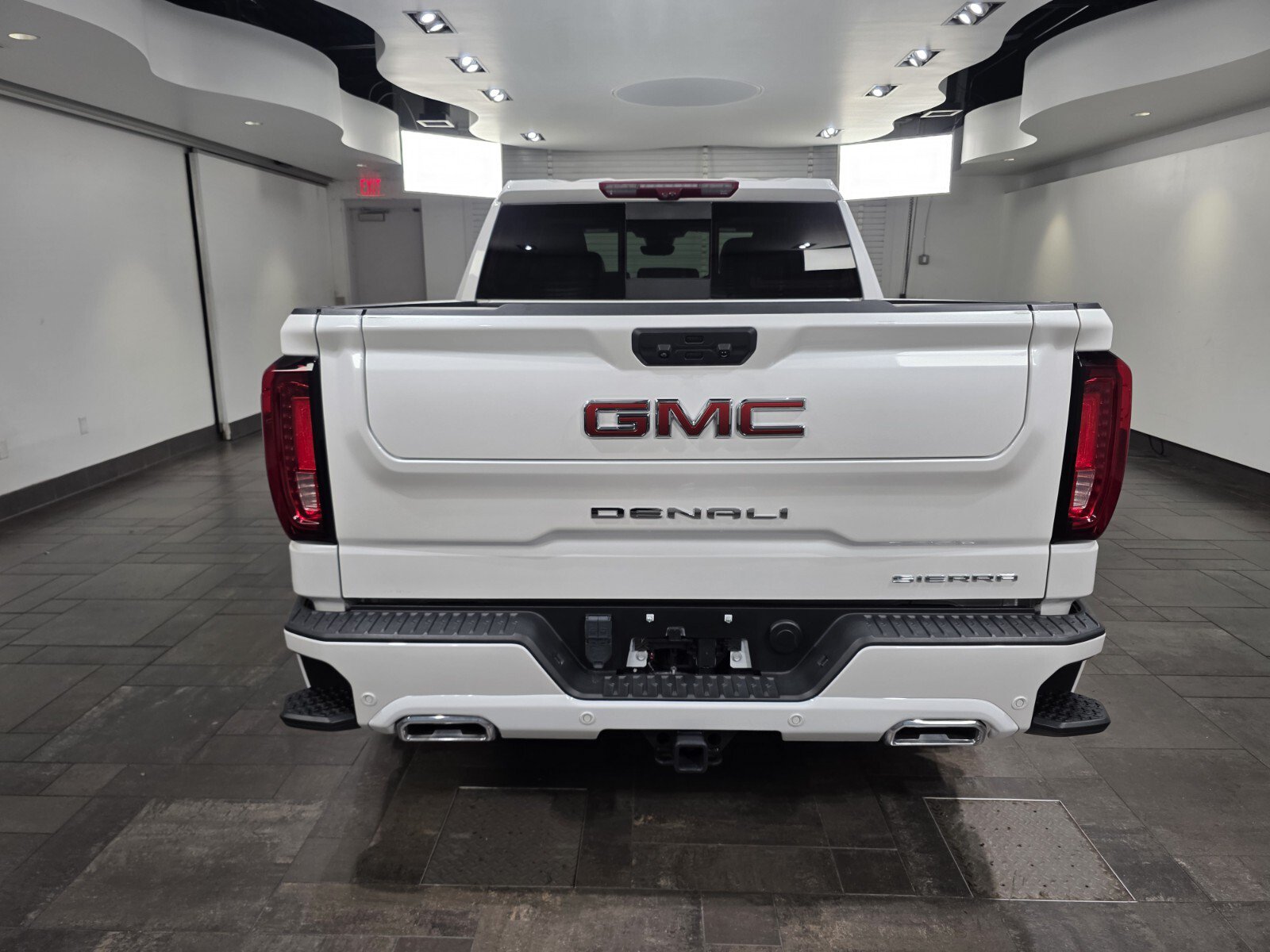 Used 2024 GMC Sierra 1500 Denali AWD/4WD image 5