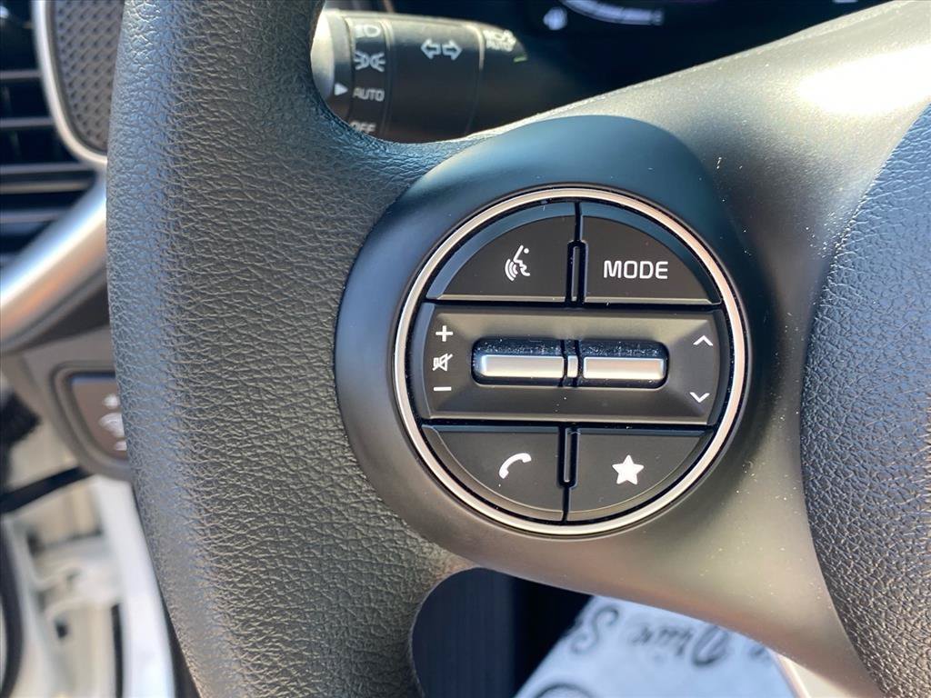 Certified 2025 Kia Soul LX FWD image 17
