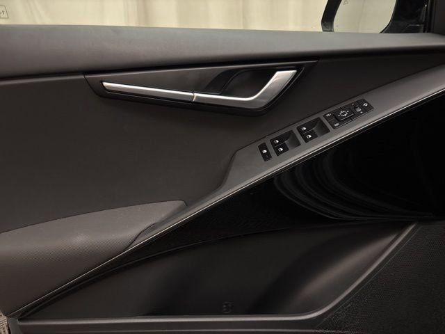 Certified 2023 Kia Niro EX Touring image 10