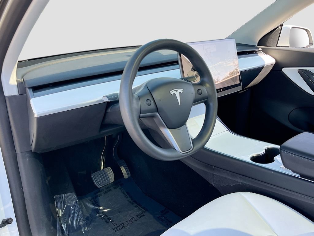 Used 2020 Tesla Model Y Long Range image 9