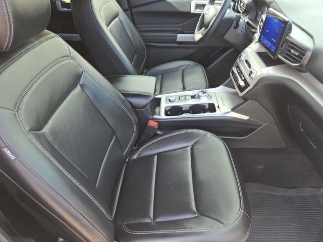 Certified 2024 Ford Explorer XLT w/ Equipment Group 202A AWD/4WD image 15