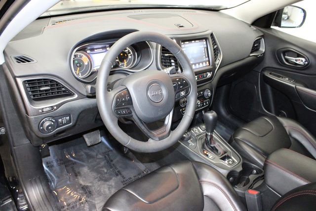 Used 2022 Jeep Cherokee Trailhawk image 22