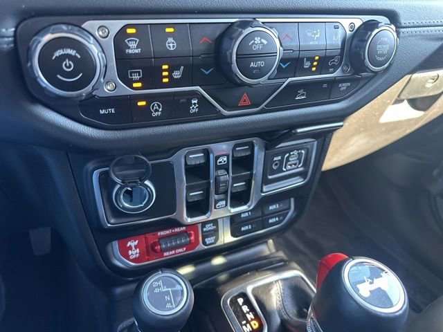 Used 2024 Jeep Wrangler Unlimited Rubicon w/ Technology Group image 57