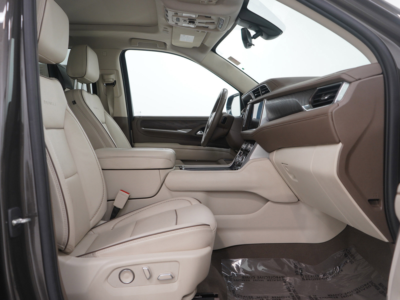 Used 2021 GMC Yukon Denali w/ Denali Premium Package image 12
