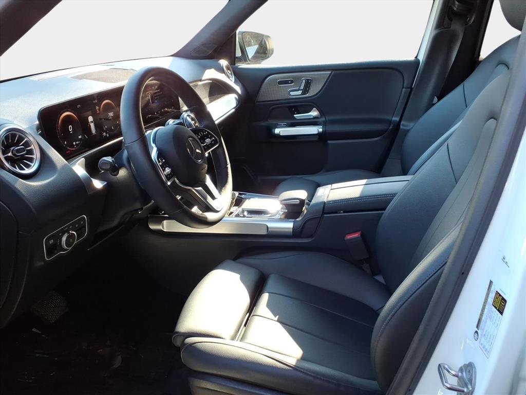 Used 2023 Mercedes-Benz GLB 250 image 8