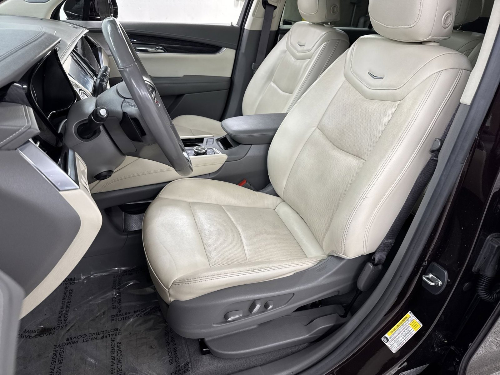 Used 2020 Cadillac XT6 Premium Luxury w/ LPO, Floor Liner Package image 17