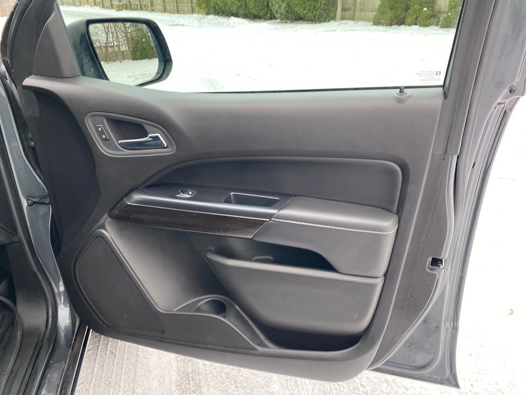 Used 2017 GMC Canyon SLT image 25