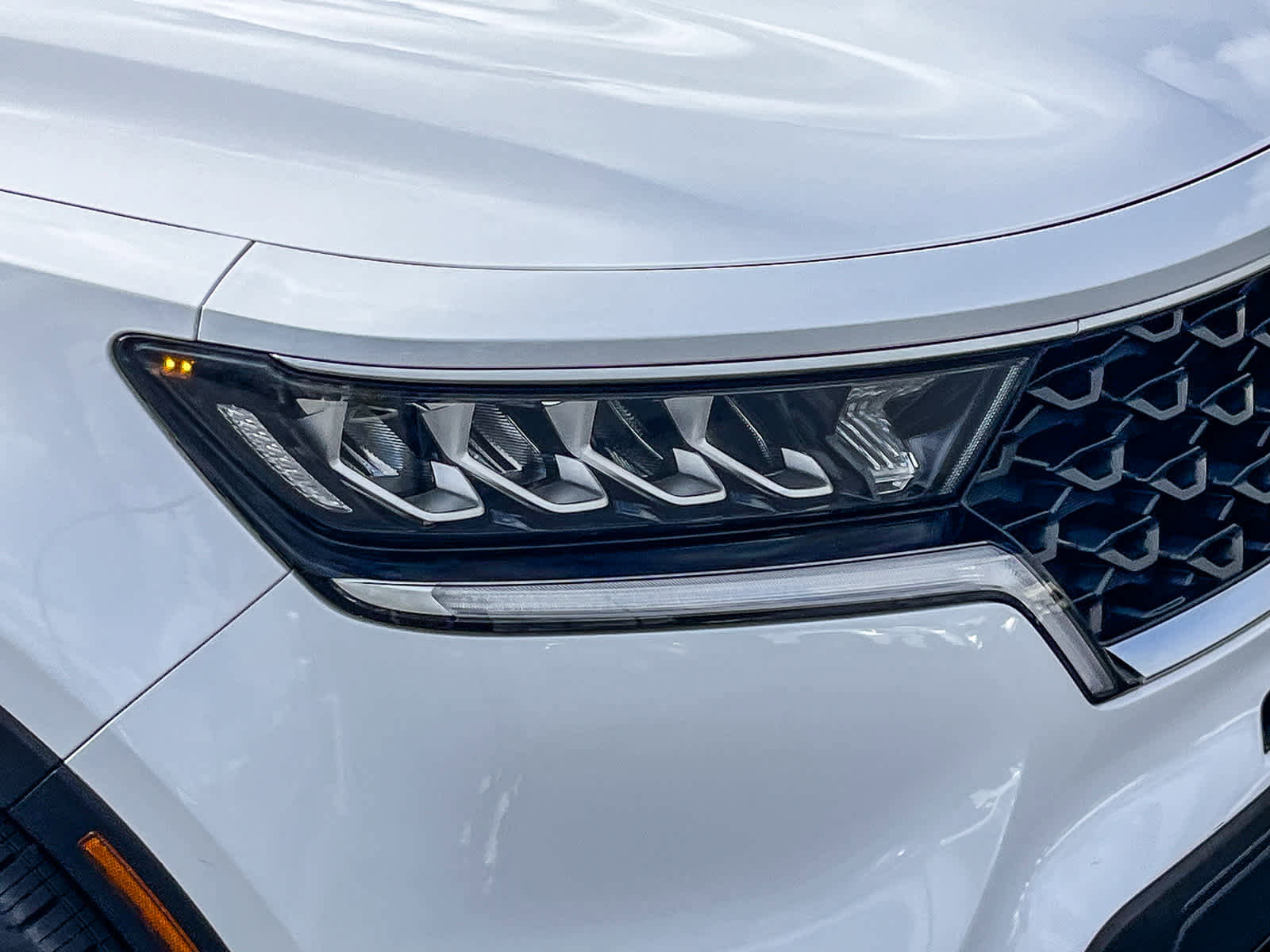 Used 2023 Kia Sorento LX image 7