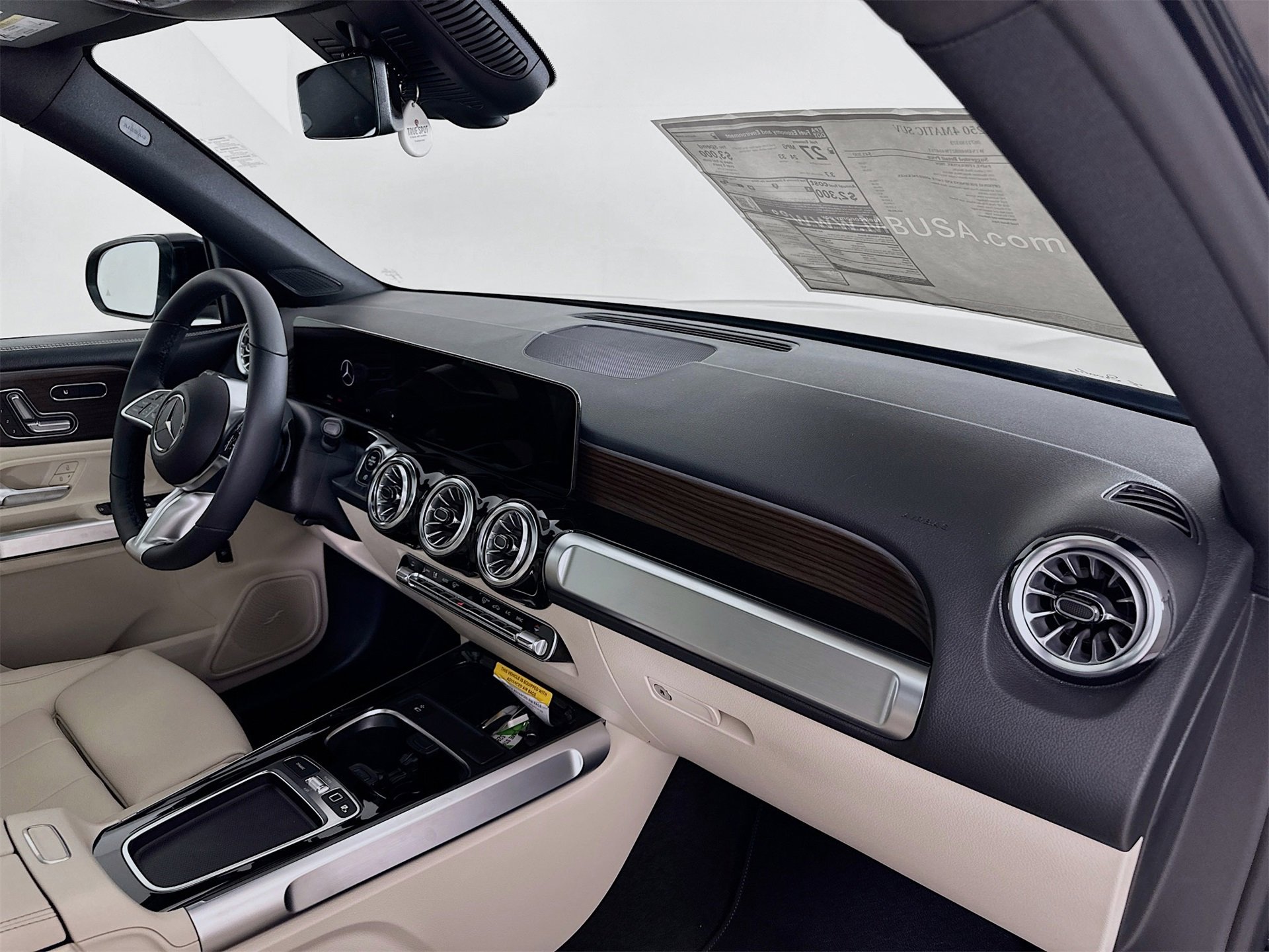 New 2026 Mercedes-Benz GLB 250 4MATIC image 31