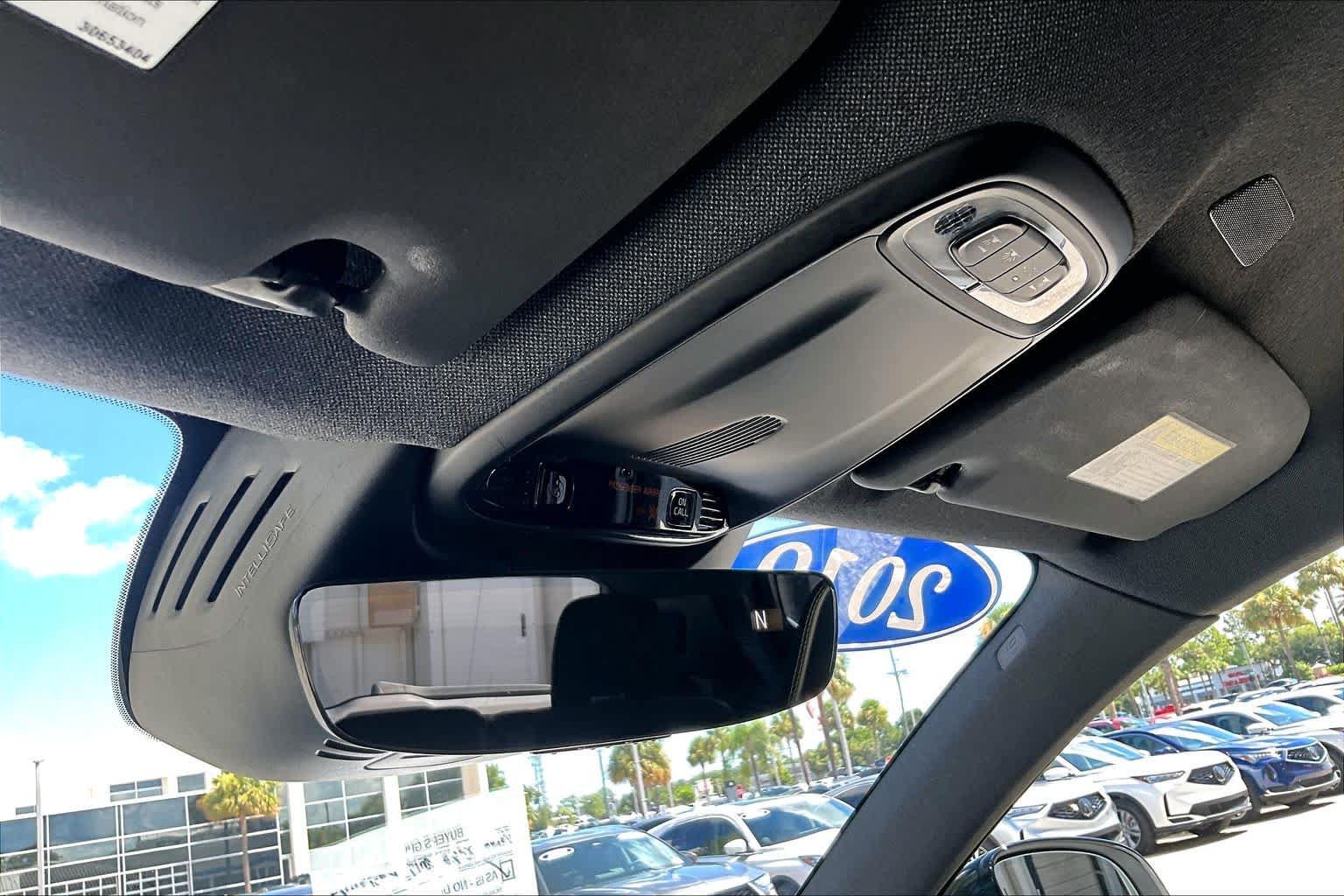 Used 2019 Volvo XC40 AWD T5 image 35