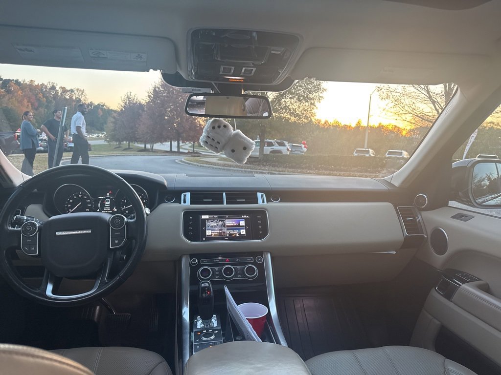 Used 2016 Land Rover Range Rover Sport HSE image 10