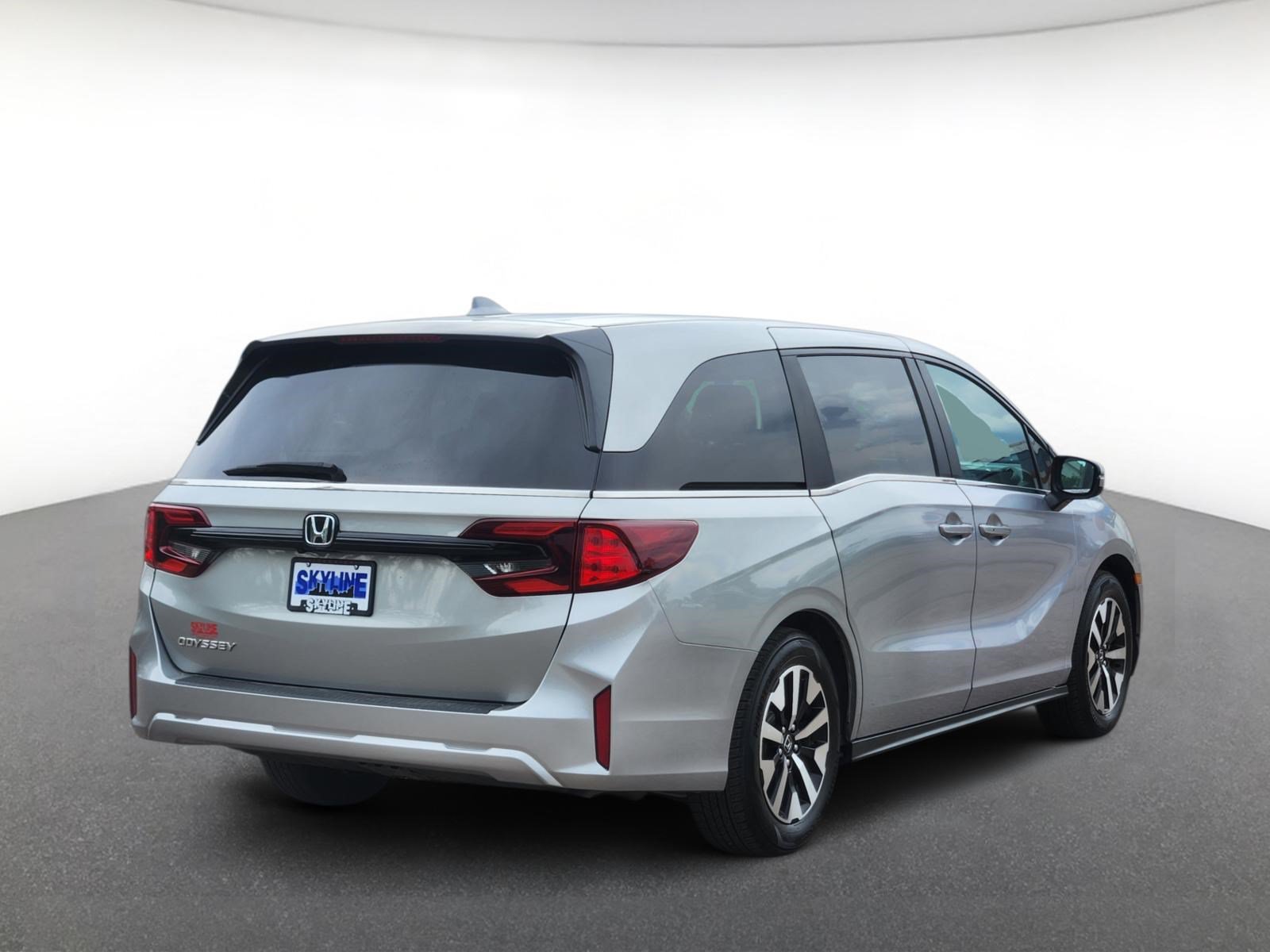 Used 2025 Honda Odyssey EX-L image 3