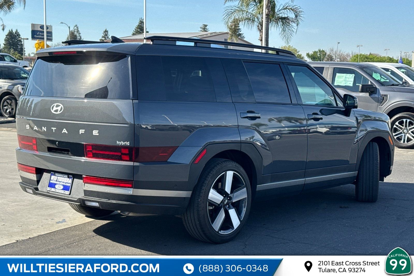 Used 2025 Hyundai Santa Fe Limited image 4
