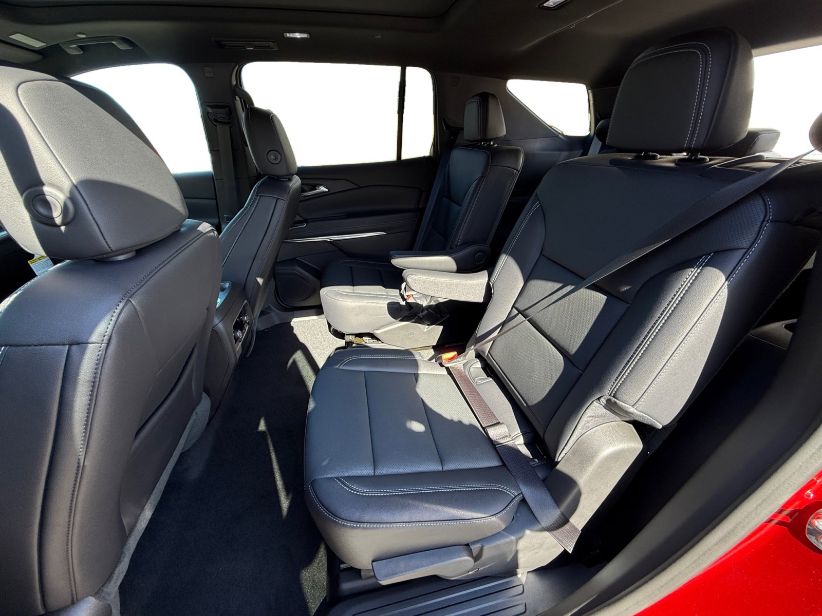 New 2026 Chevrolet Traverse LT w/ Sun and Wheel Package image 16