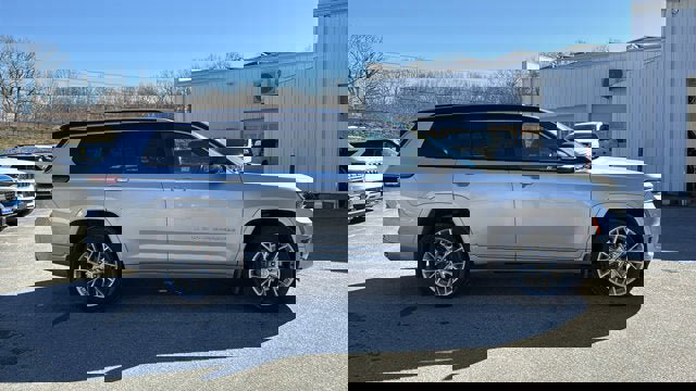 Used 2021 Jeep Grand Cherokee L Summit w/ MOPAR Finishing Package image 5