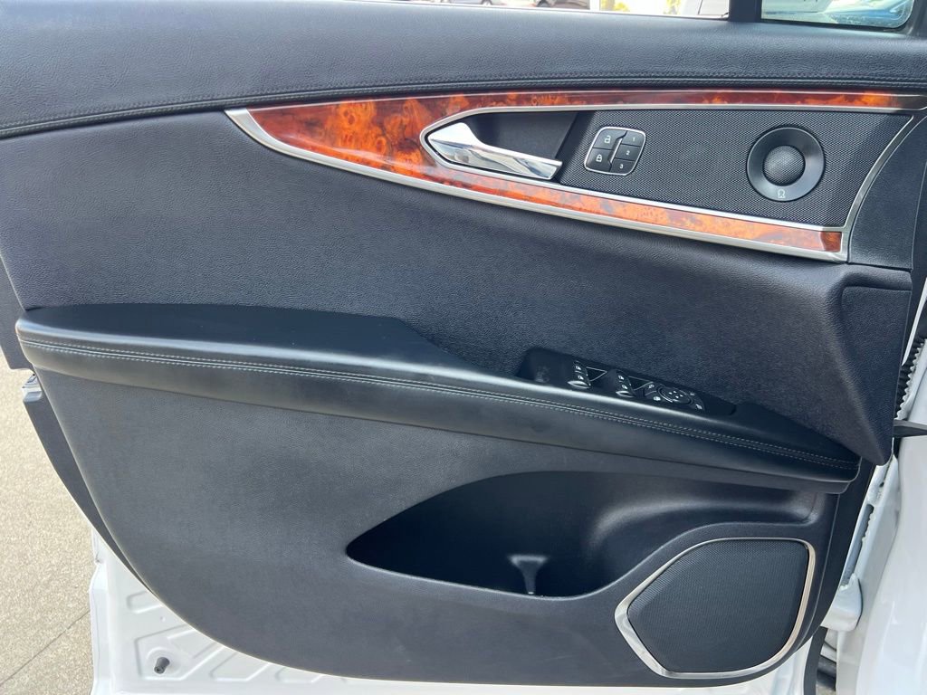 Used 2019 Lincoln Nautilus Reserve image 32